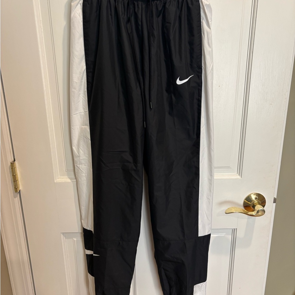 Nike Black and White Standard Fit Pants